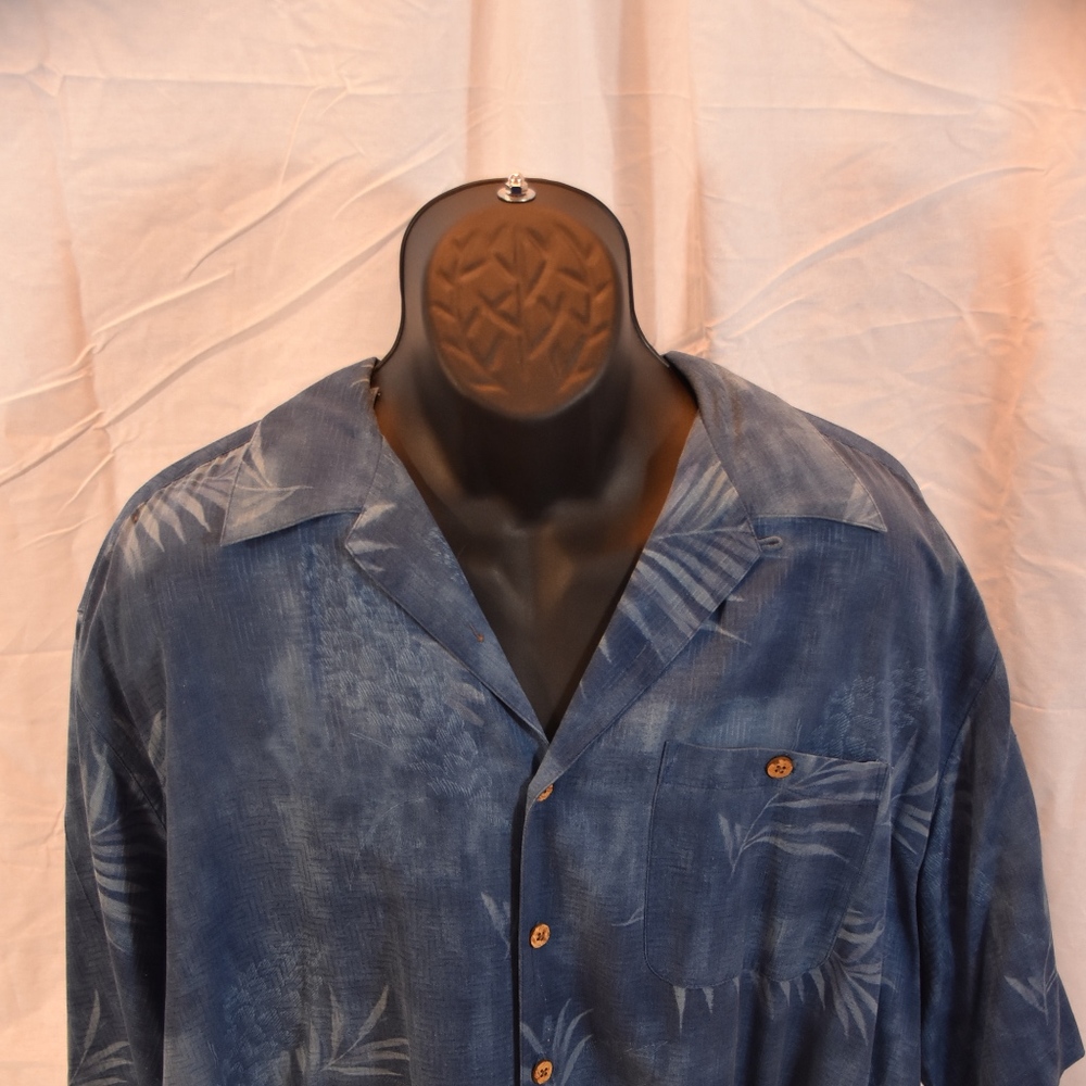 Mens Hawaii style shirt